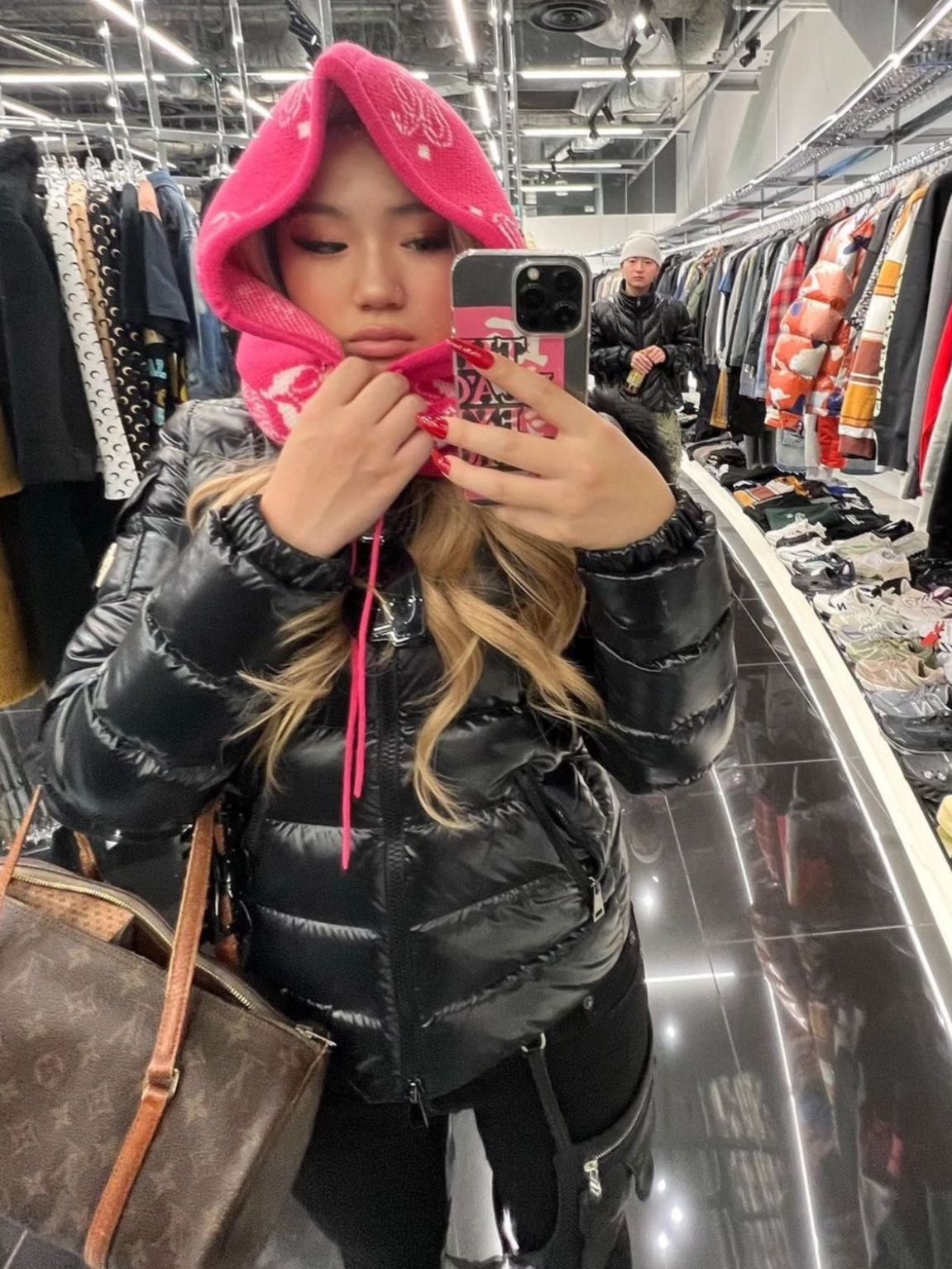 monclercity's post