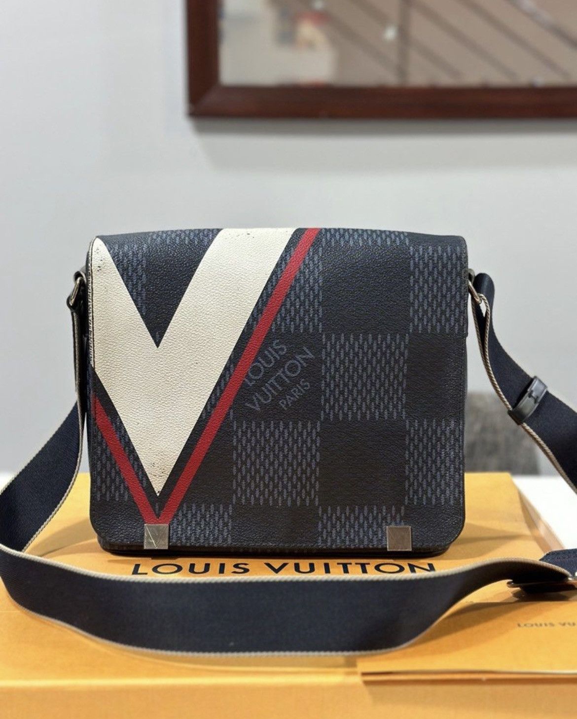 Authentic LOUIS VUITTON District Pm American cup - 1