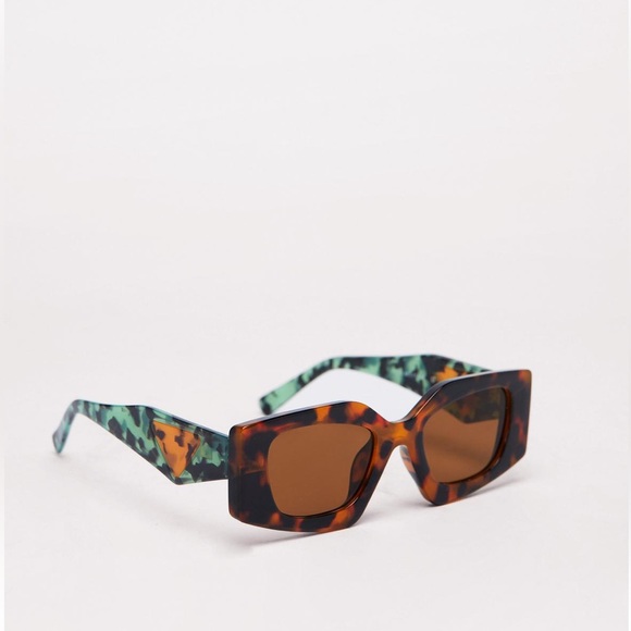 Nasty Gal - Square Oversized Colorblock Square Frame Sunglasses with Triangle Shape Arms - 1