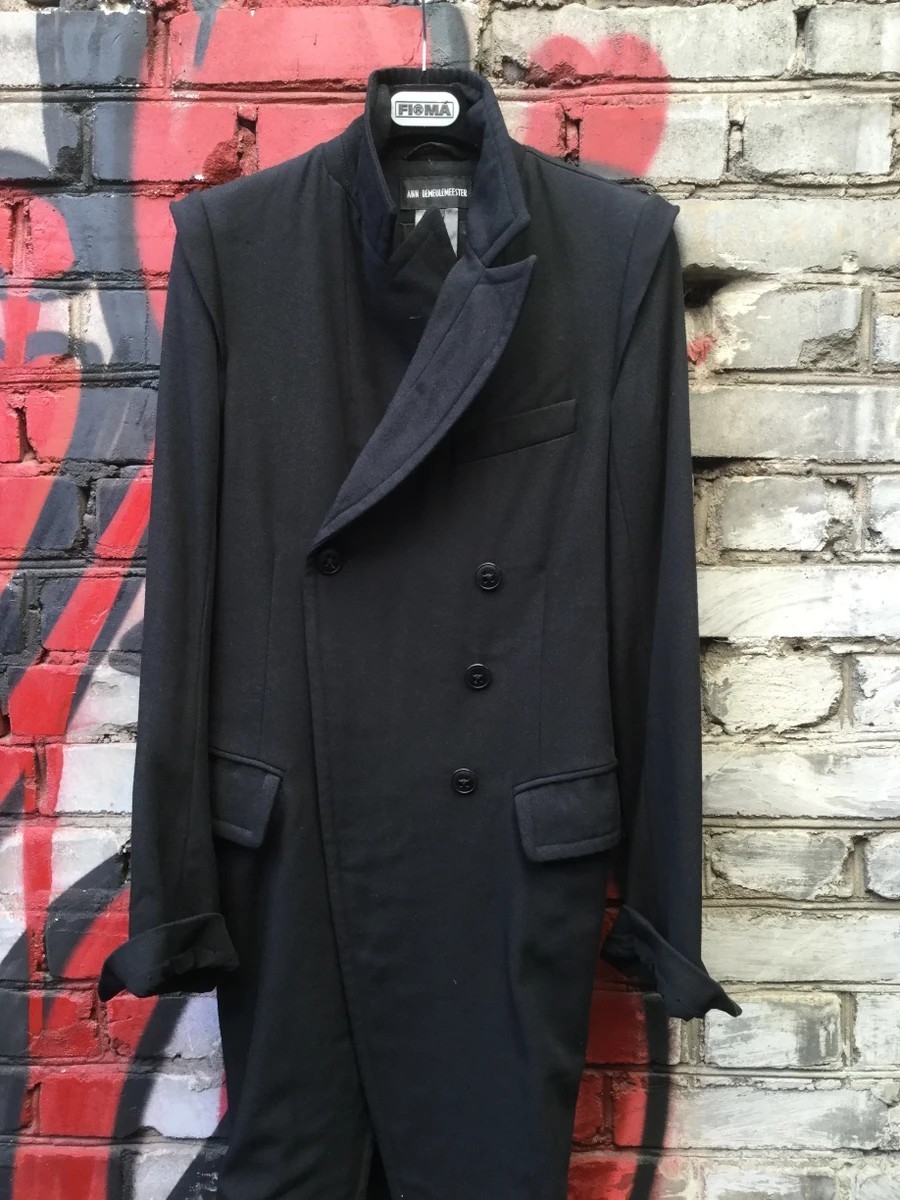 Asymmetric Black Double-Breasted coat - 1