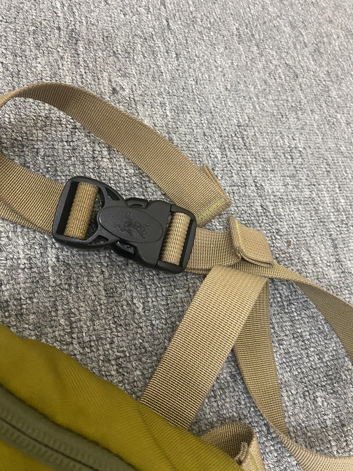 Authentic Arc’teryx Green Army Crossbody Sling Bag - 18
