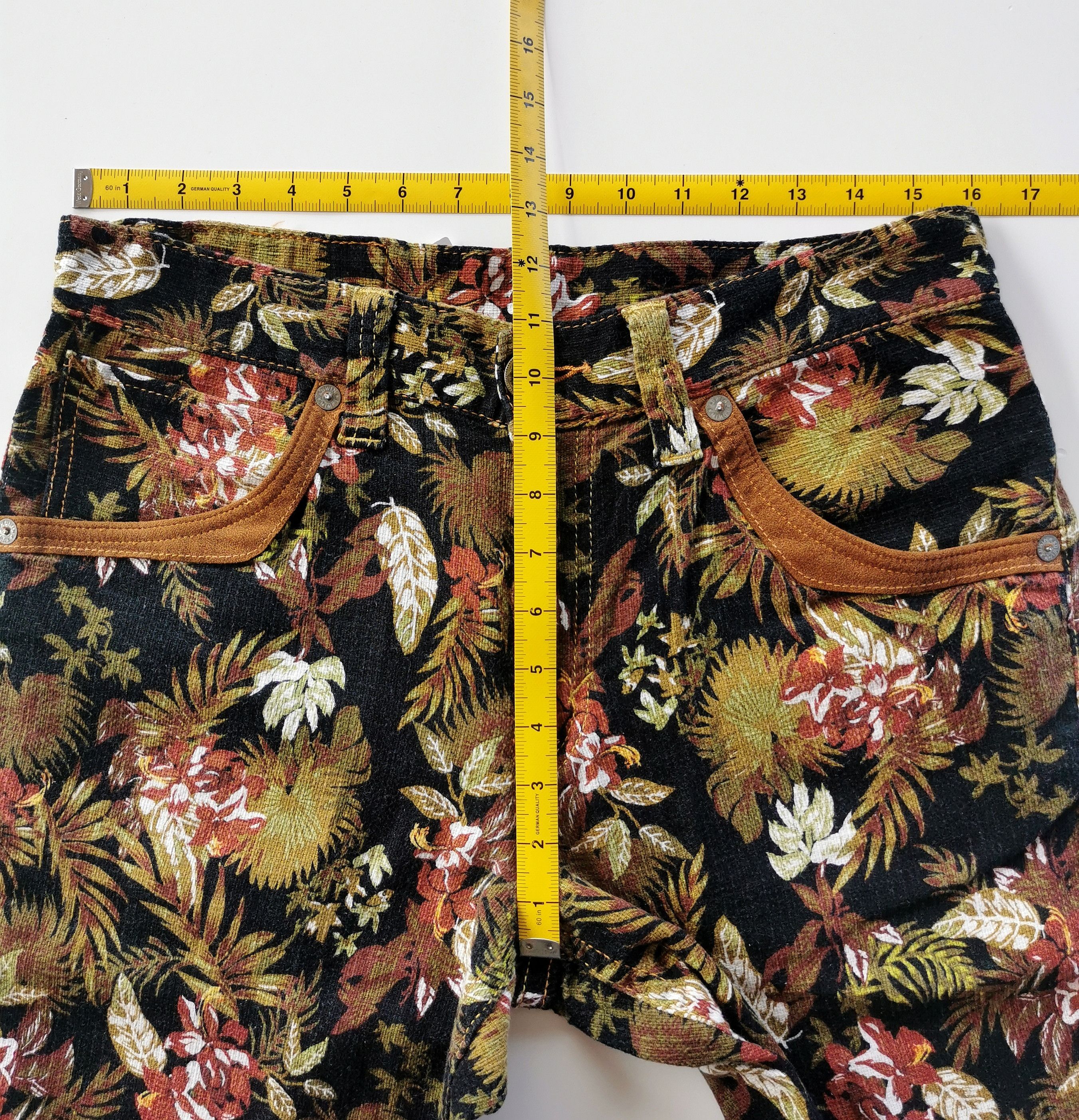 Edwin Flowers Leaf Shorts Pants - 11