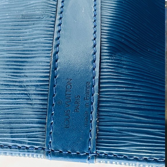 BEAUTIFUL Authentic Louis Vuitton Vintage Epi Petit Noe Shoulder Bag Toledo Blue - 11