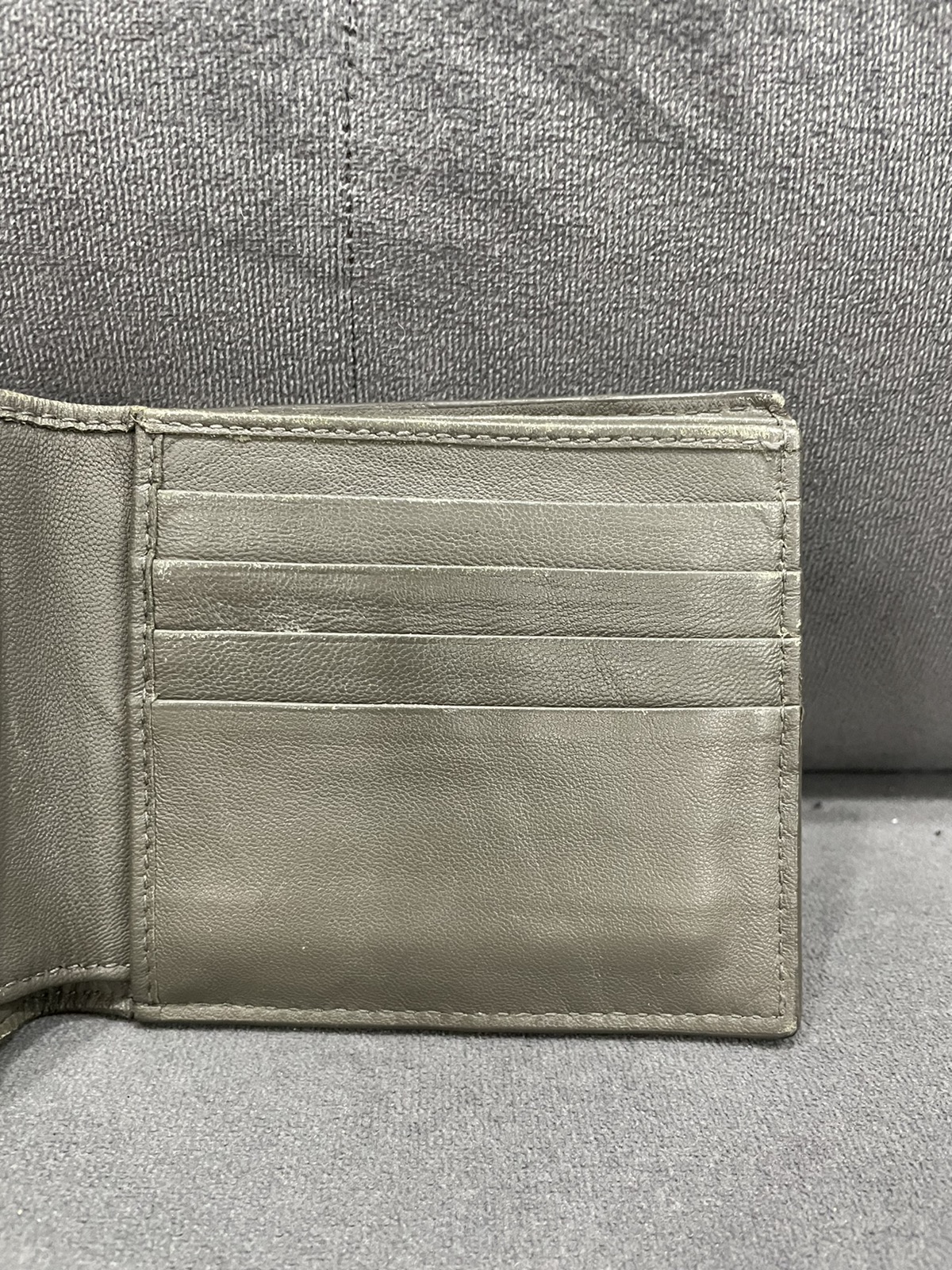 Authentic BOTTEGA VENETA MEN’S Green Leather Wallet - 3