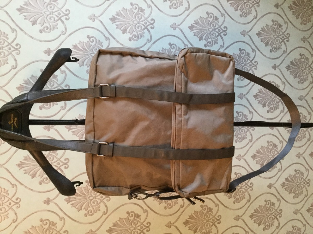 Shoulder bag. - 1