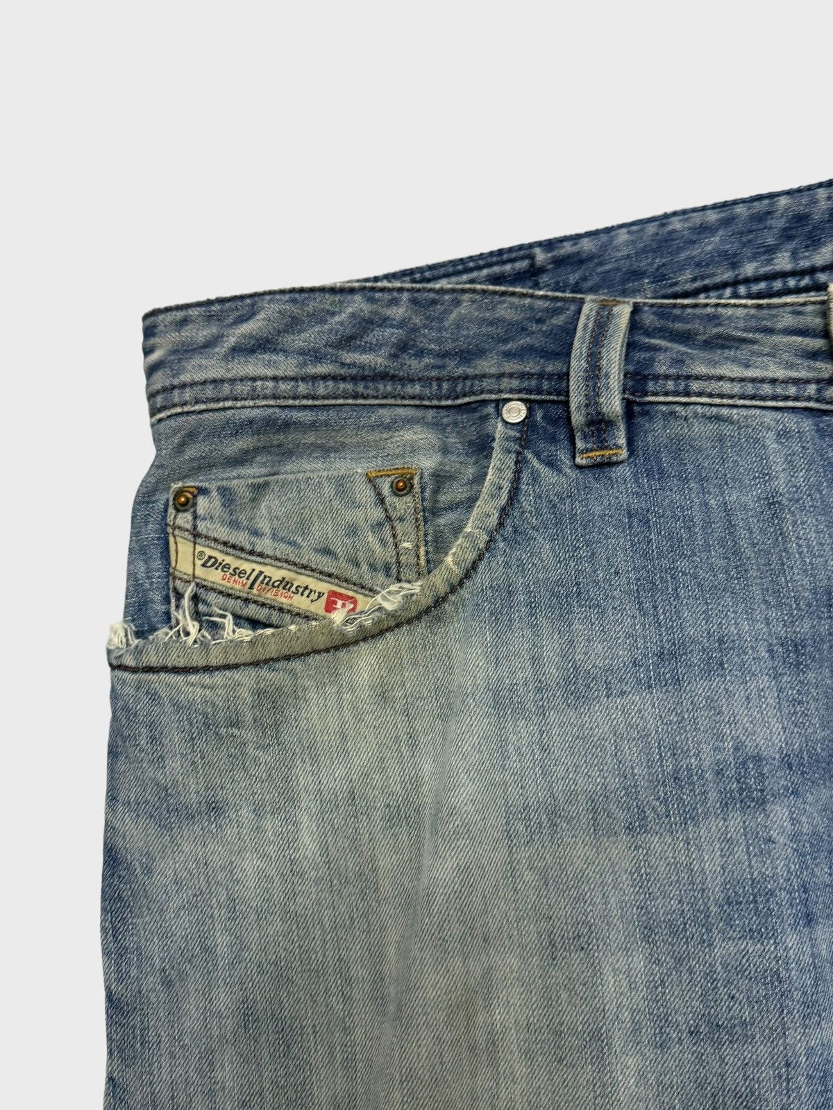 Vintage Distressed Diesel Industry Thrashed Jeans - 7