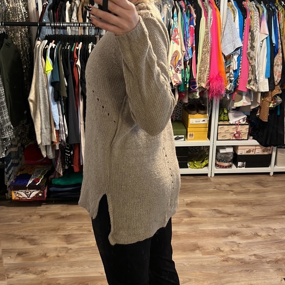 H&M Chunky Distressed Knit Sweater - 8