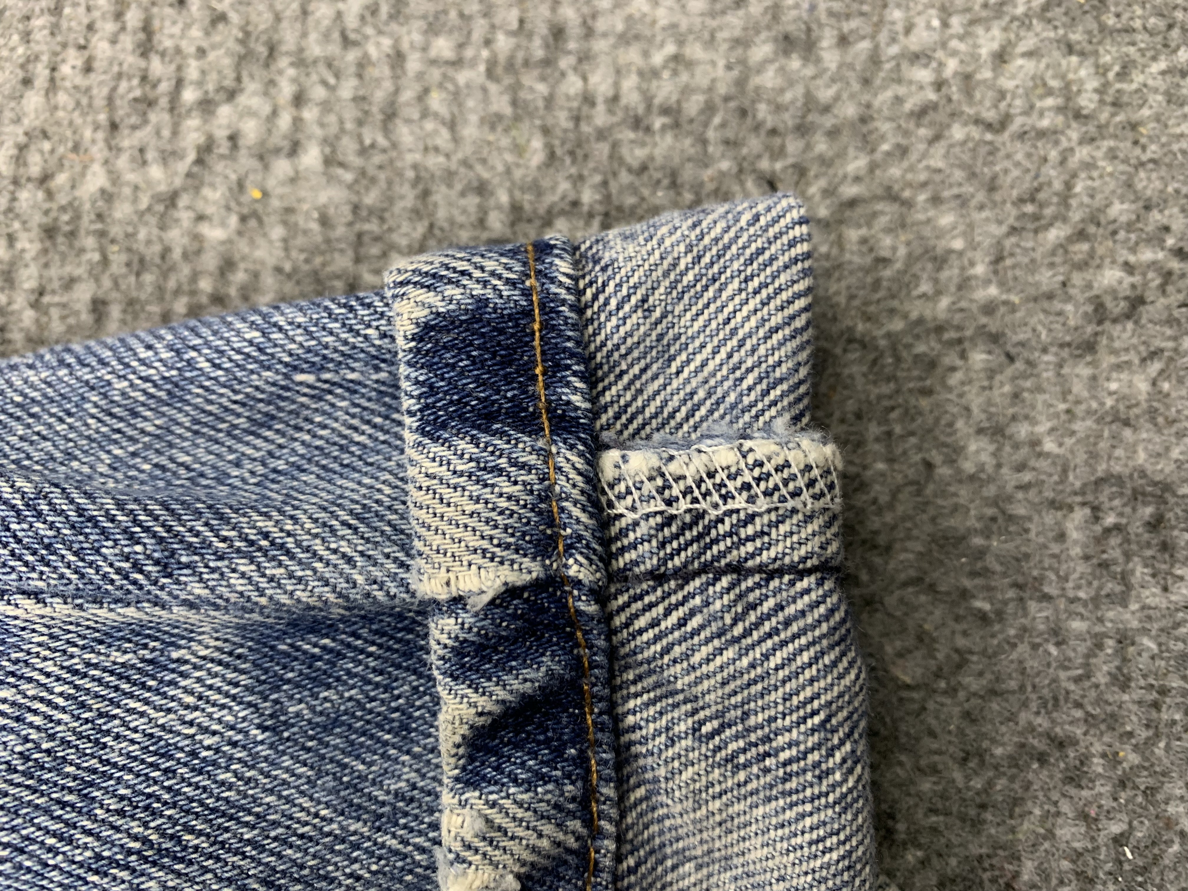 Vintage - Vintage Levis 550 Light Wash Jeans - 8