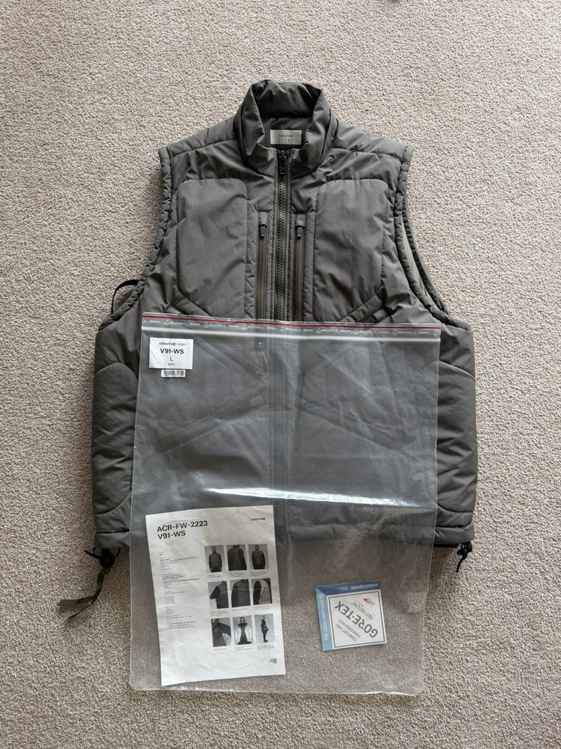 Acronym V91-WS, Large, Gray, Full Pack - 1