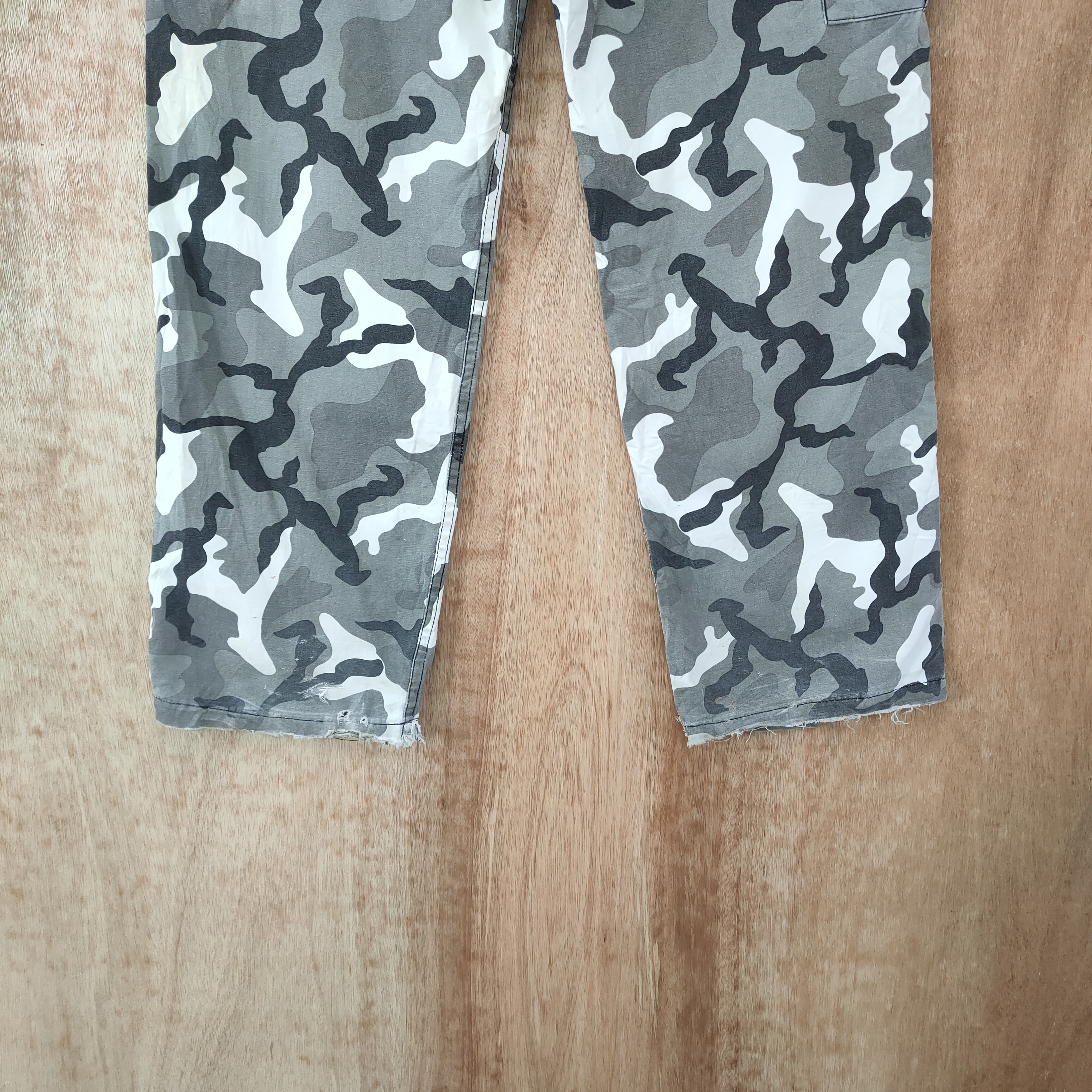 Military - DOG HOUSE CAMO FADED CARGO PANTS - 9