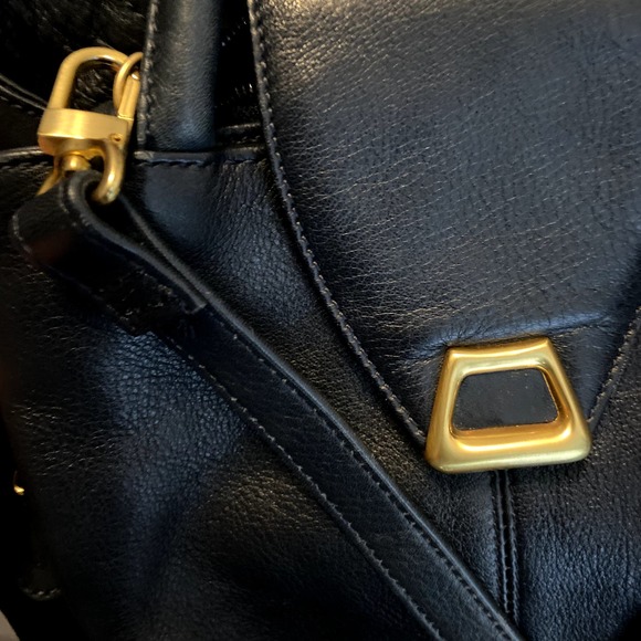Liz Claiborne Leather Co Shoulder Bag Gold Plated Detail Zip Pockets Navy Blue - 3