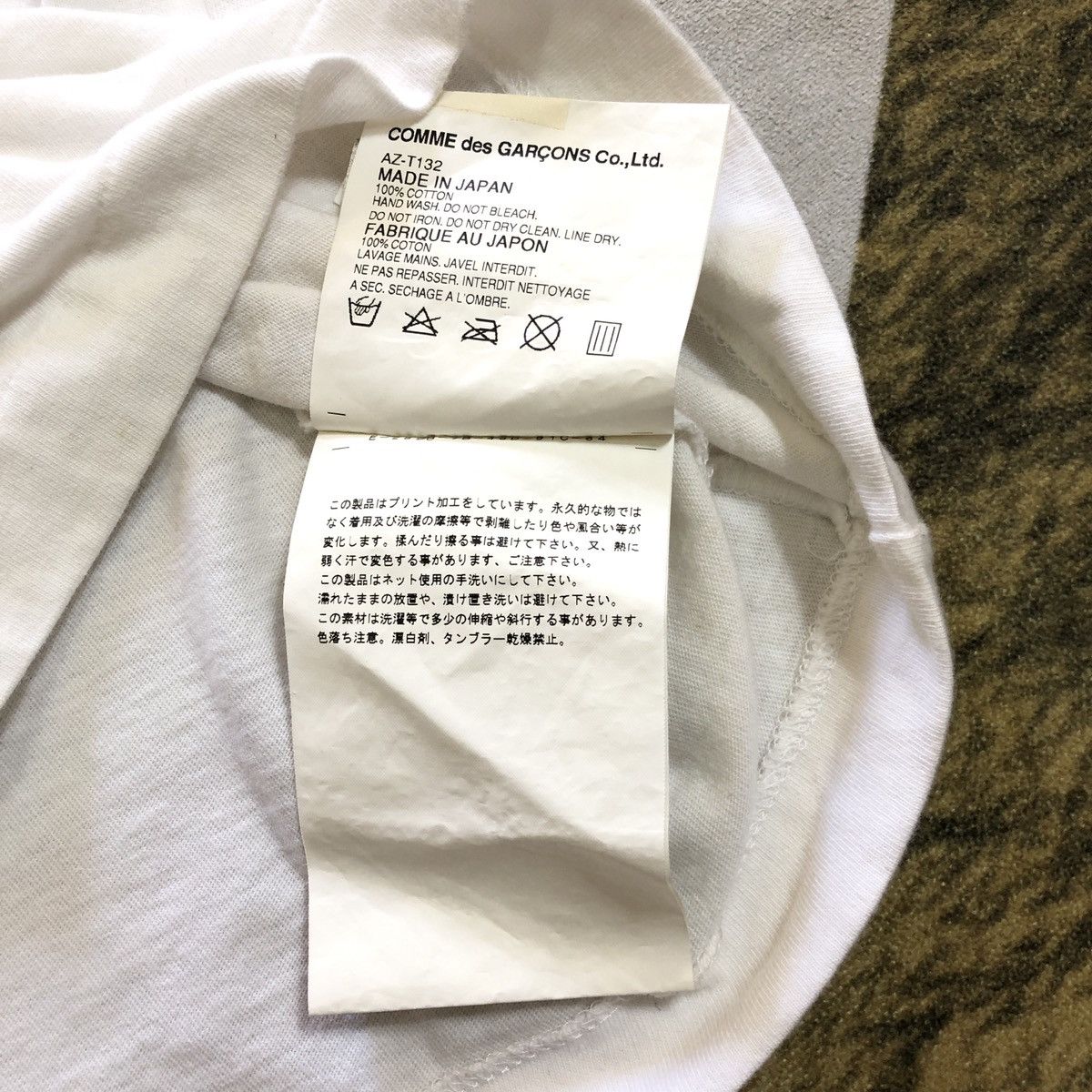 Comme Des Garcons Fades Gold Print CDG Play Tee - 8