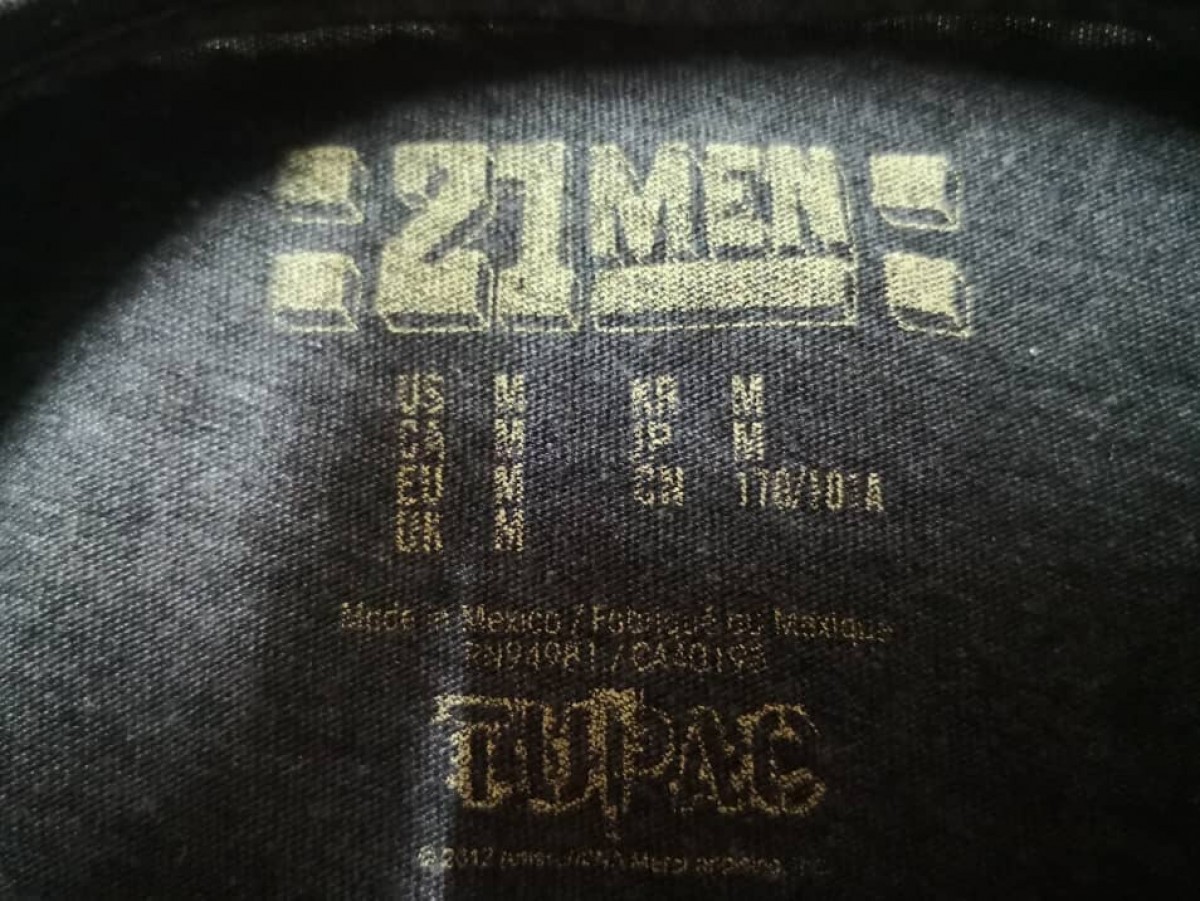 21 Men - Me Against The World Tupac tee By - 4