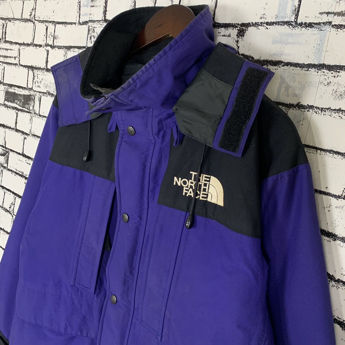 Outdoor Style Go Out! - American Outdoor The North Face Gore-Tex Windbreaker Jacket - 2