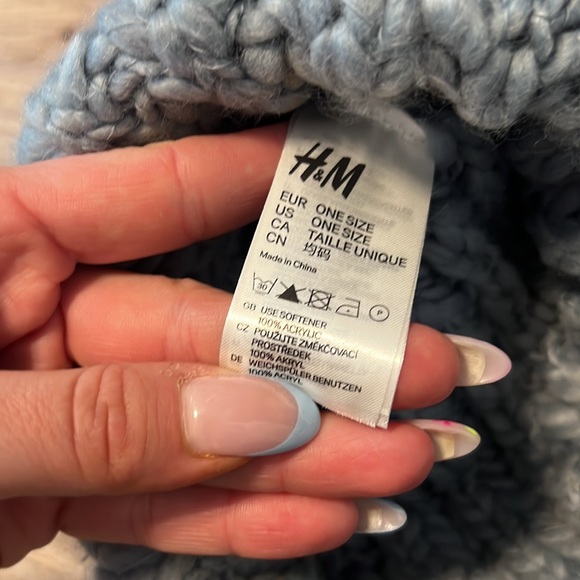 H&M - Chunky Knit Winter Hat Bundle - 7