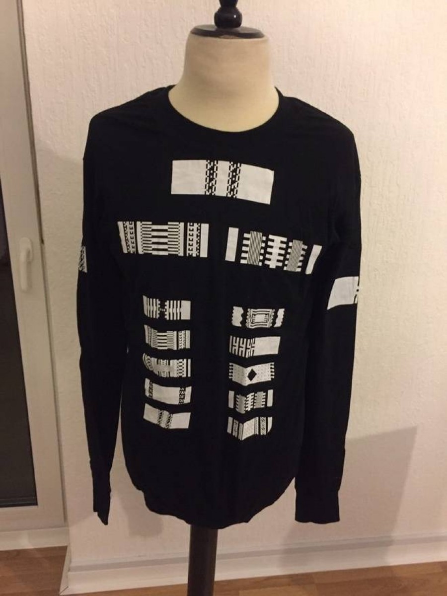 Rare Black White Pattern Sweater size m - 1