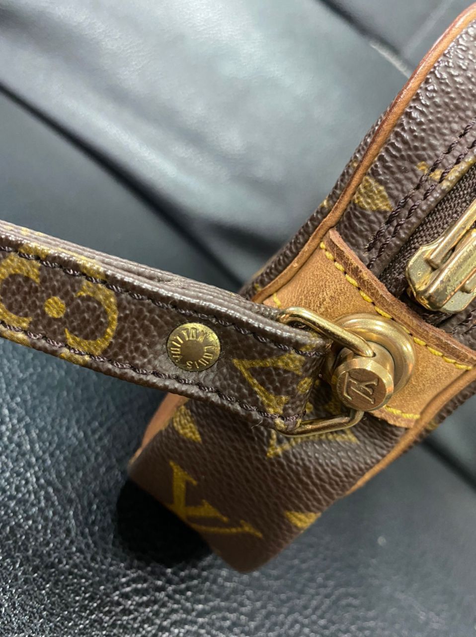 Authentic LOUIS VUITTON Mrlyn Dragon Clucth Bag - 4