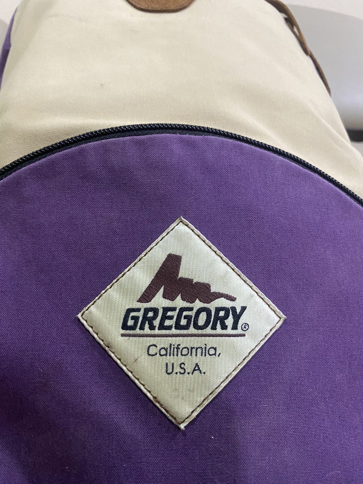 Authentic Gregory 24-28L Daily Backpack - 10