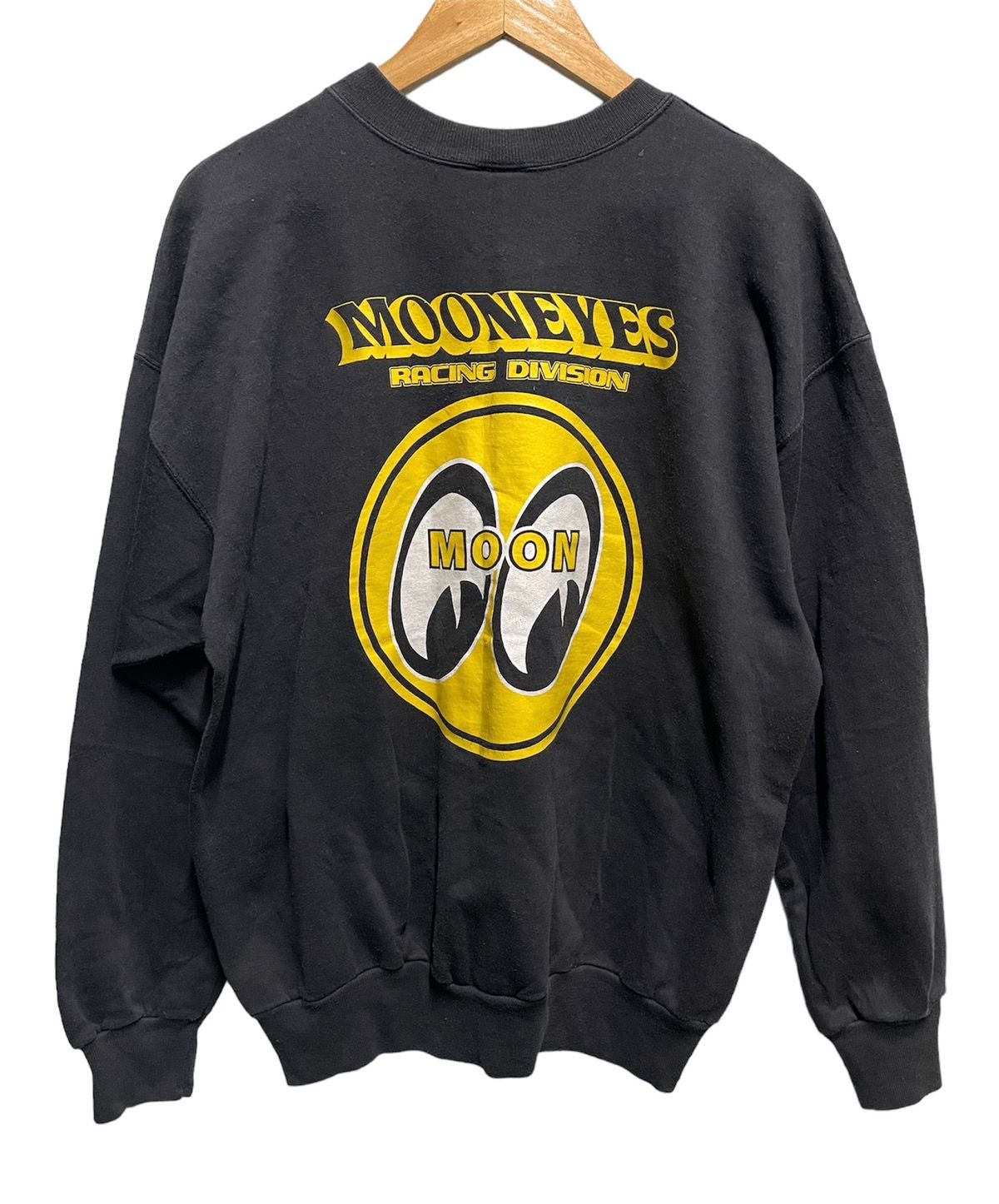 MOONEYES VINTAGE DESIGN SWEATSHIRT BY HANES - 1