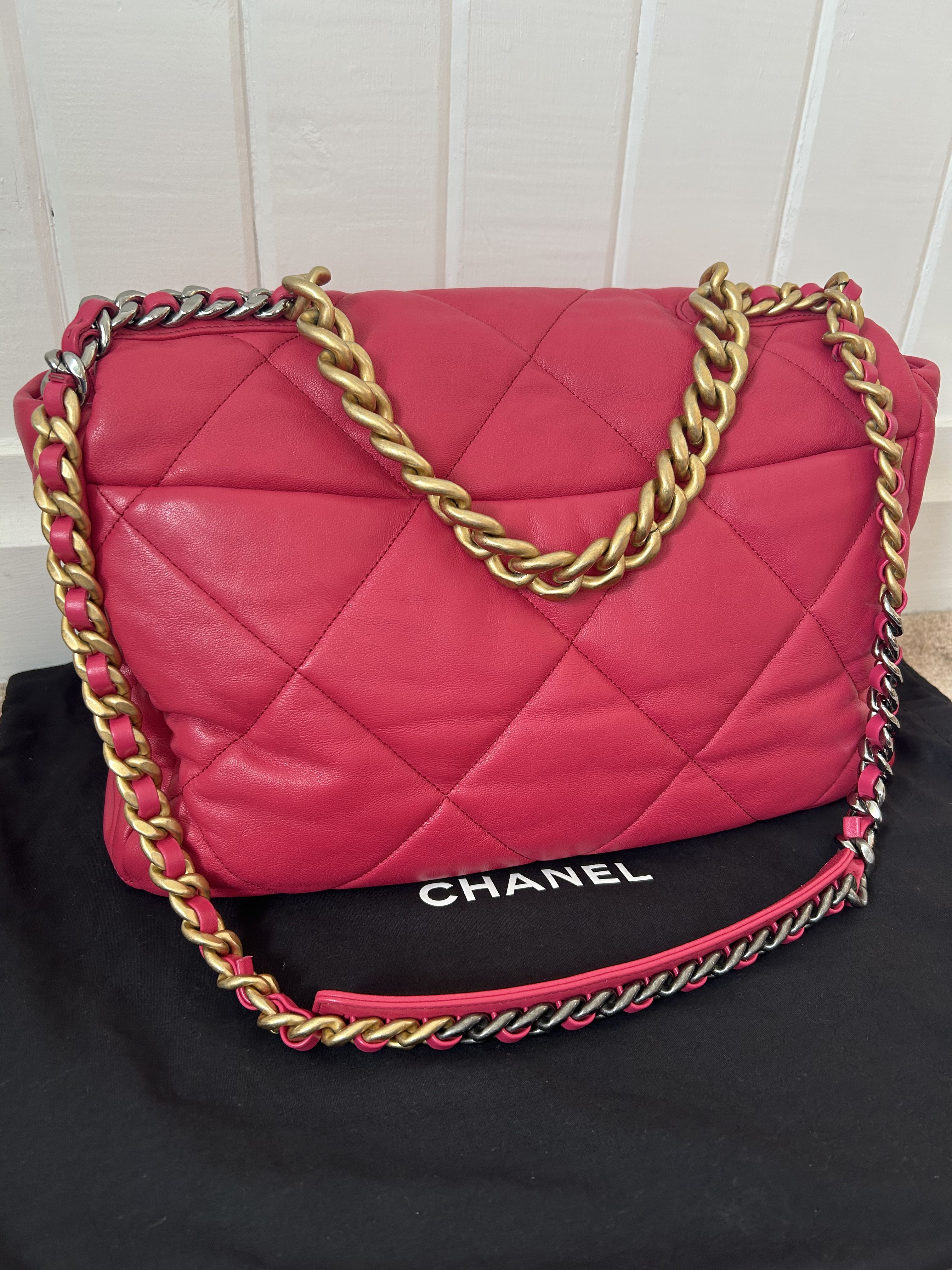 Chanel 19 Maxi in Coral Pink Goatskin  - 6