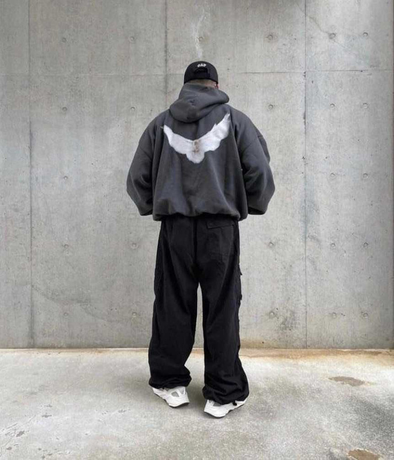 Yeezy gap Balenciaga dove hoodie momo着用 Yeezy Gap Balenciaga Dove Hoodie Review + Try On Size XS - YouTube