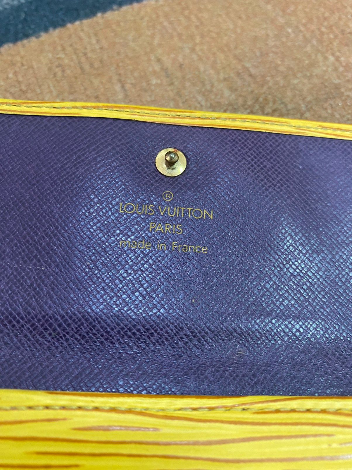 Authentic Vintage Louis Vuitton Epi Wallet REPAIRED - 10