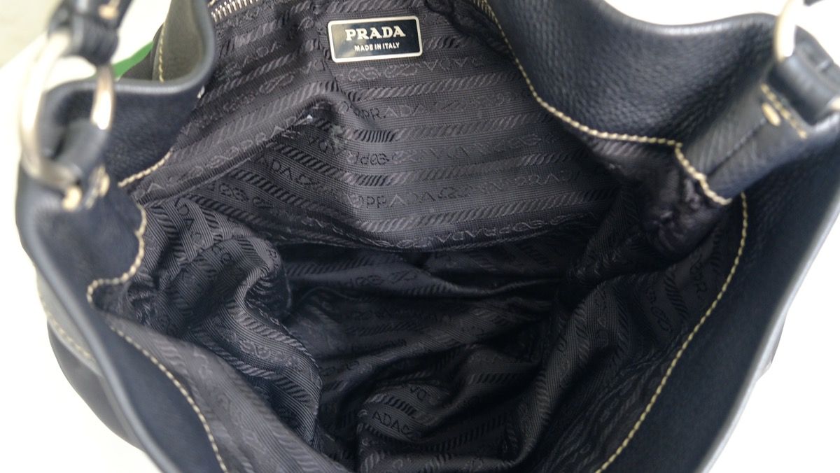Authentic Prada black leather and nylon shoulder bag - 13