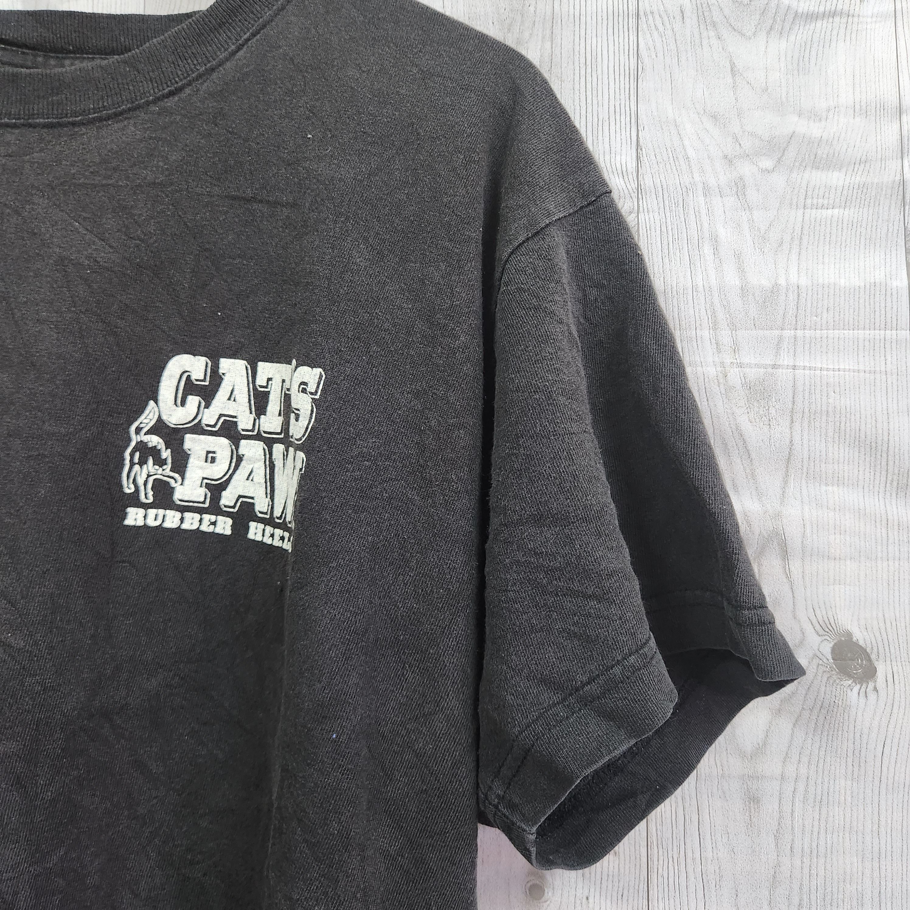 Vintage Y2K Cat's Paw TShirt - 12