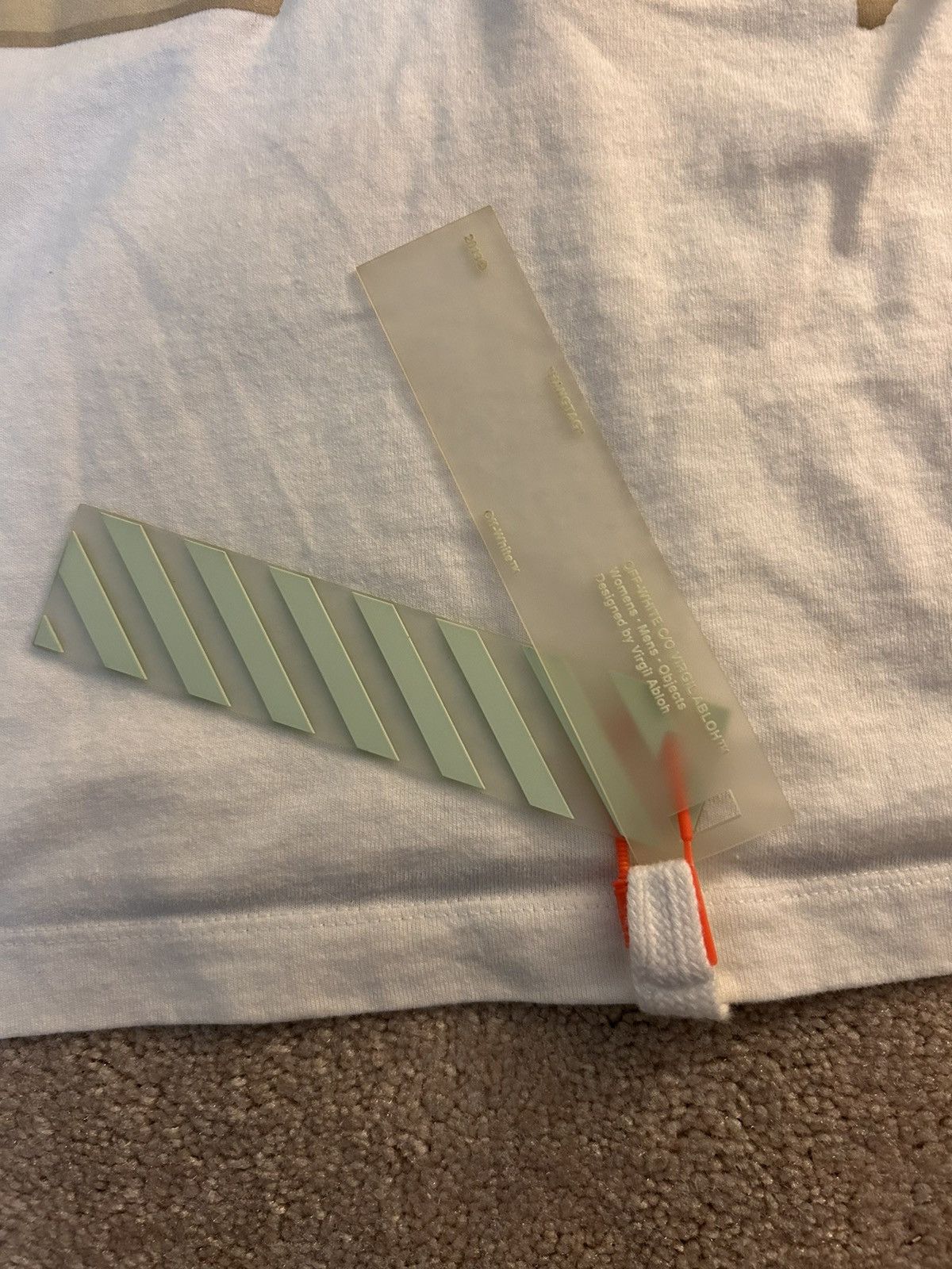 Off white back tape arrow beige tee - 3