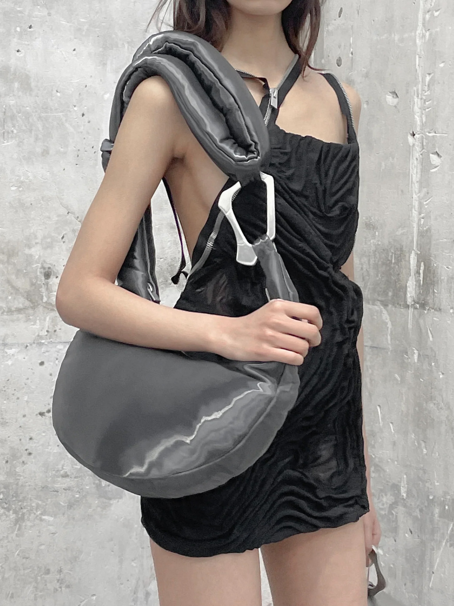 HELIOT EMIL™ AW23 LIQUID METAL ATTACHE TOTE | deibido