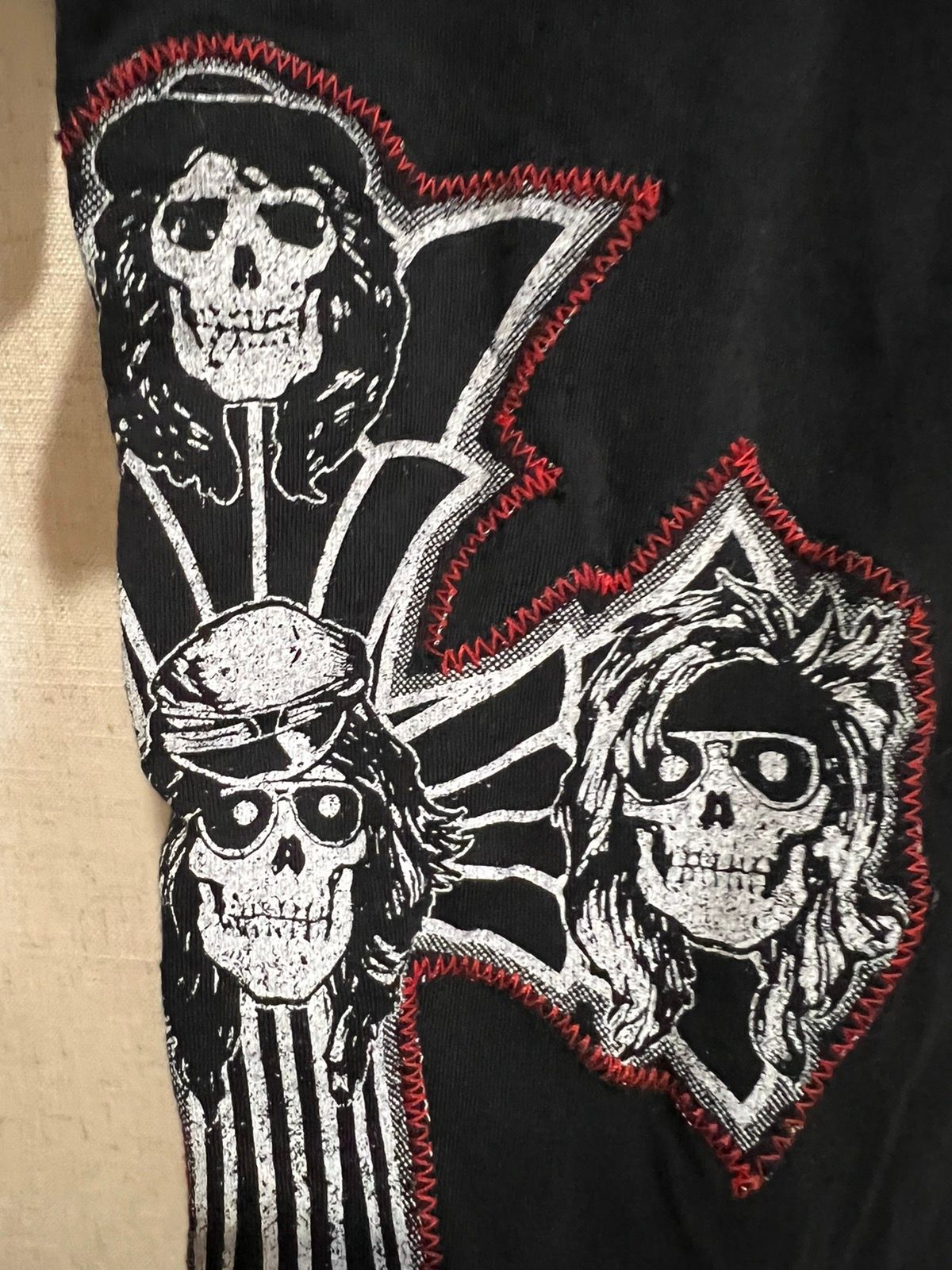 Guns N’ Roses cross shoulder logo tee - 4