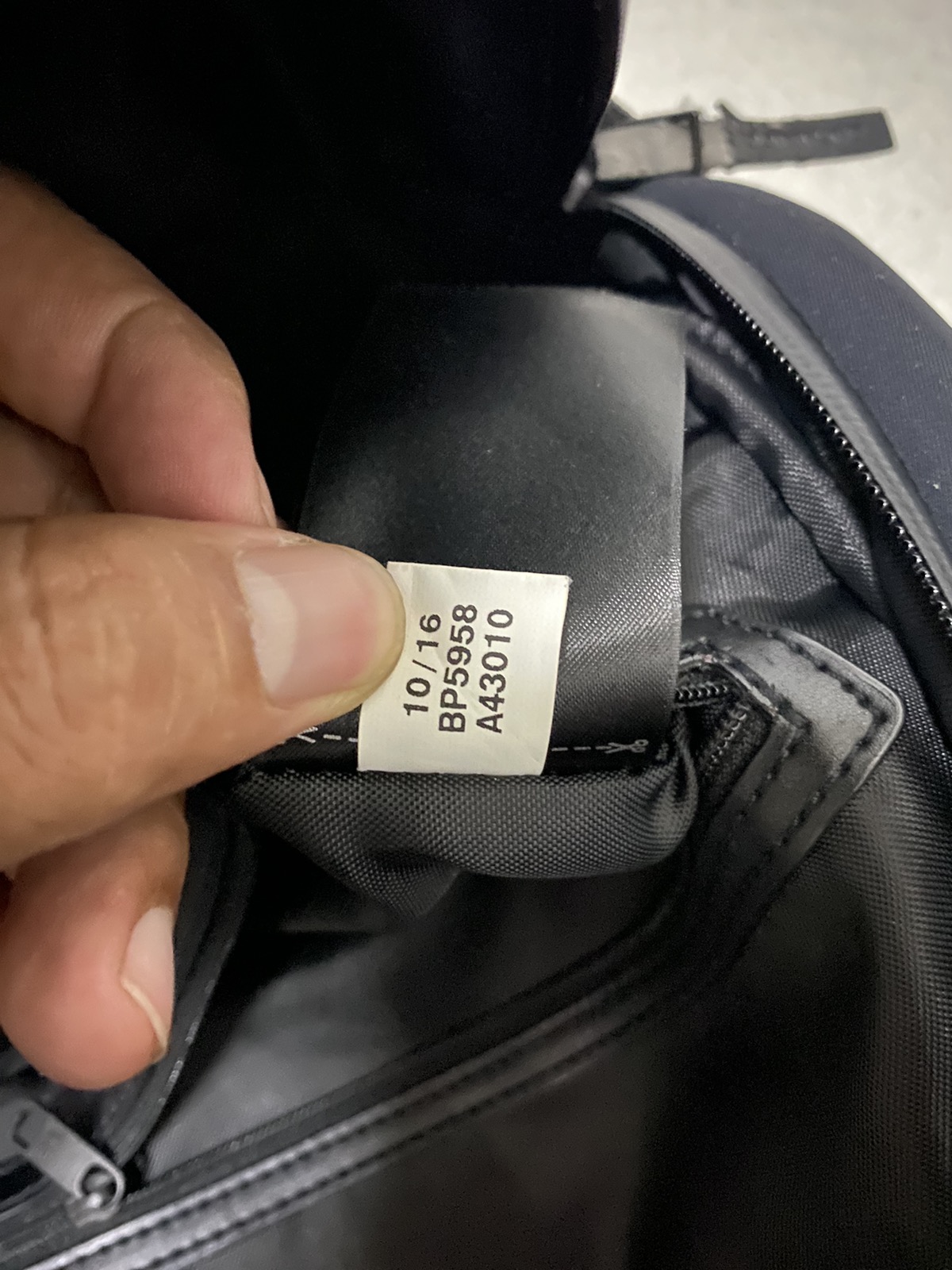 Steals‼️Y-3 Yohji Yamamoto Biglogo Backpack - 18