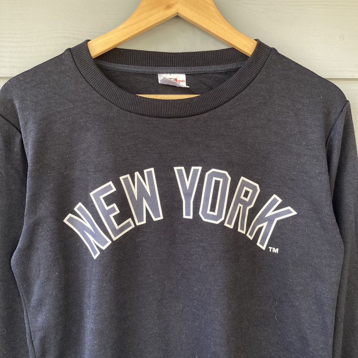 Vintage MLB Yankees Sweatshirt - 5