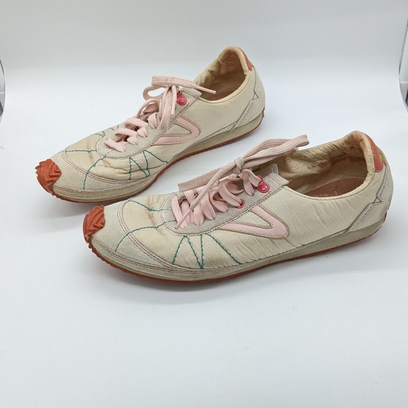 Unique Vintage Tretorn Pink Lace up Suede  Athletic Sneakers Women's 9 - 3