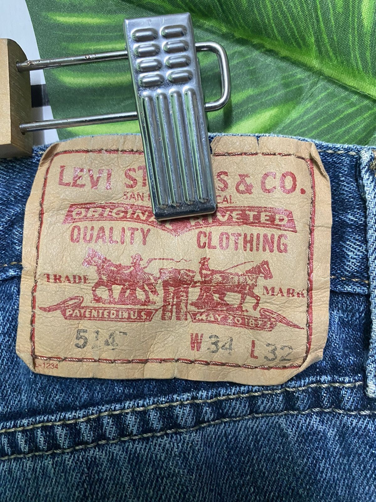 Vintage LEVIS 514 Slim Straight Denim -L39 - 13