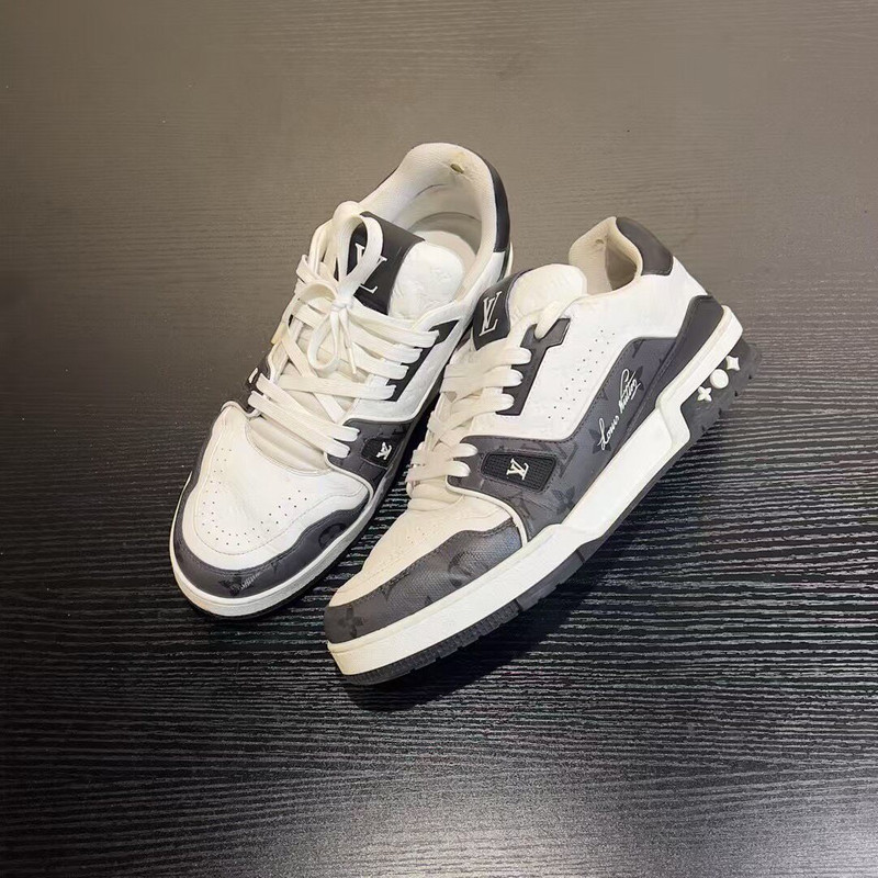 Louis Vuitton black and white embossed logo casual shoes - 1