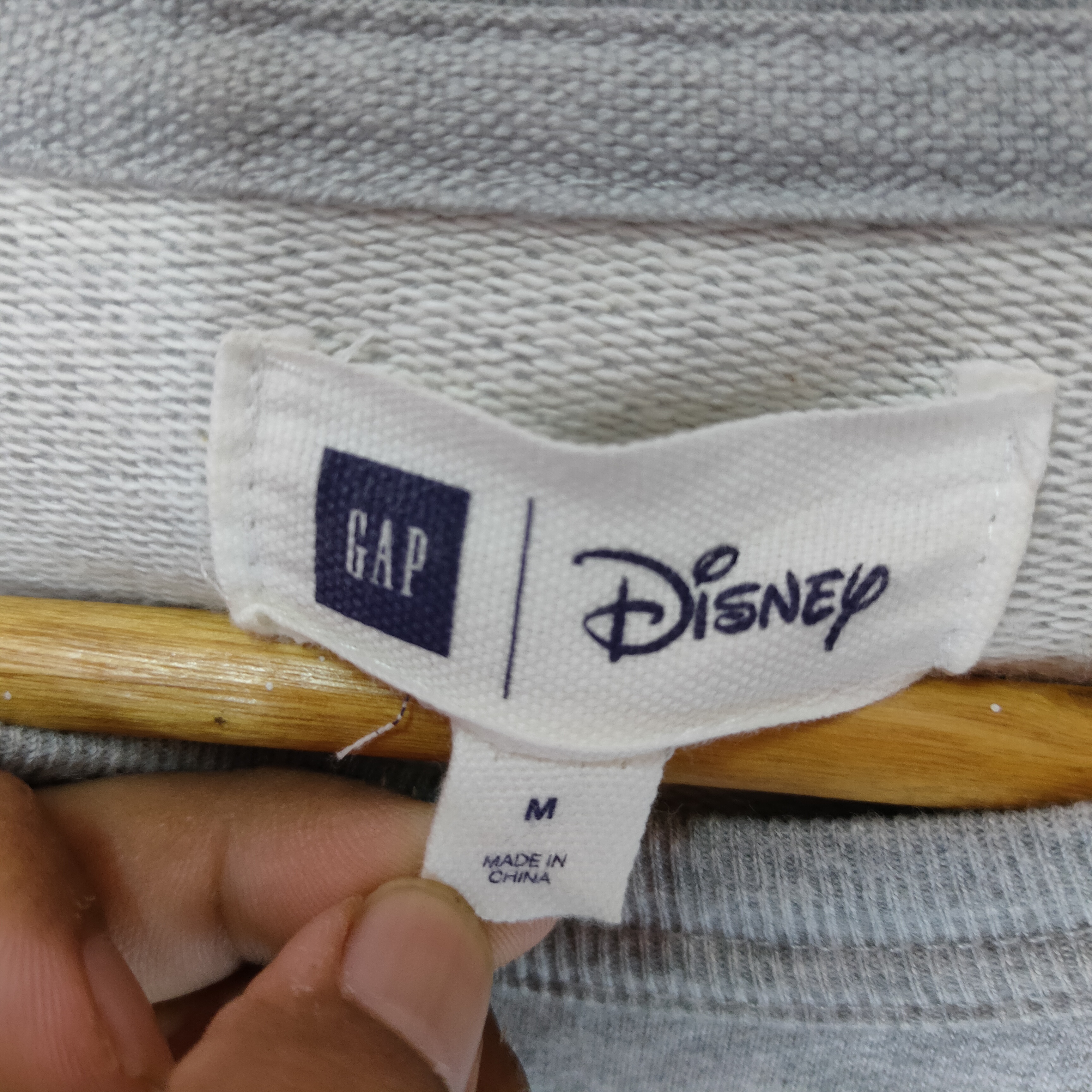 Gap - GAP MICKEY MOUSE Big Logo Printed Pose Disney Sweatshirt - 4