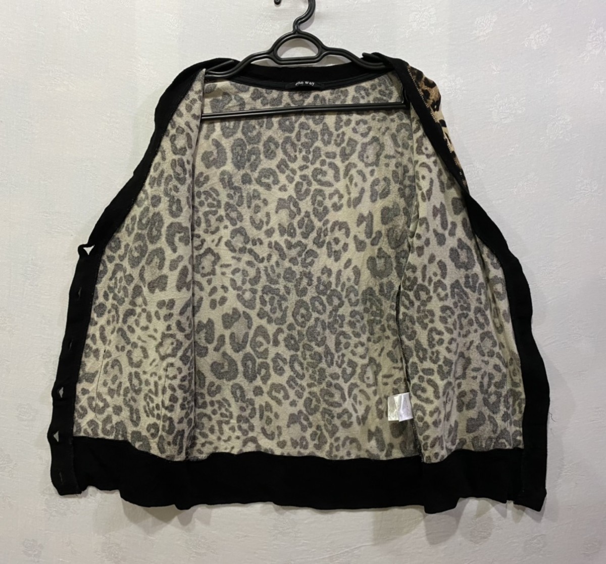 Cardigan - One Way Leopard Print Cardigan - 6