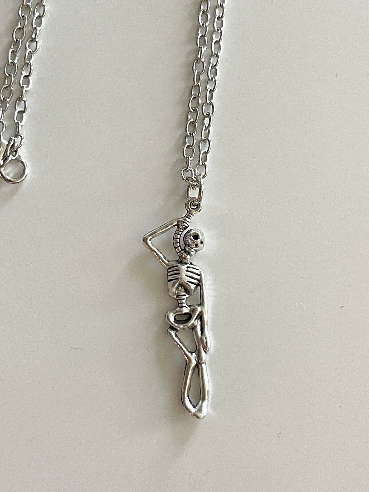 Vintage - STEAL! Y2K Hanging Skeleton Necklace - 1