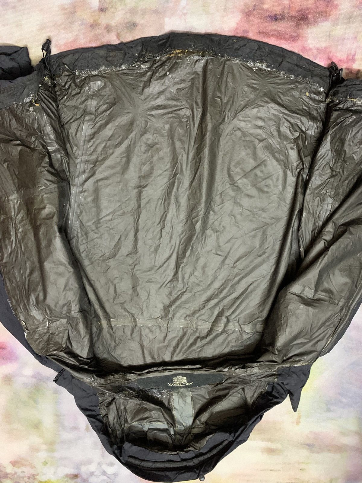 Distressed ARCTERYX Goretex Pacelite Shell - 12