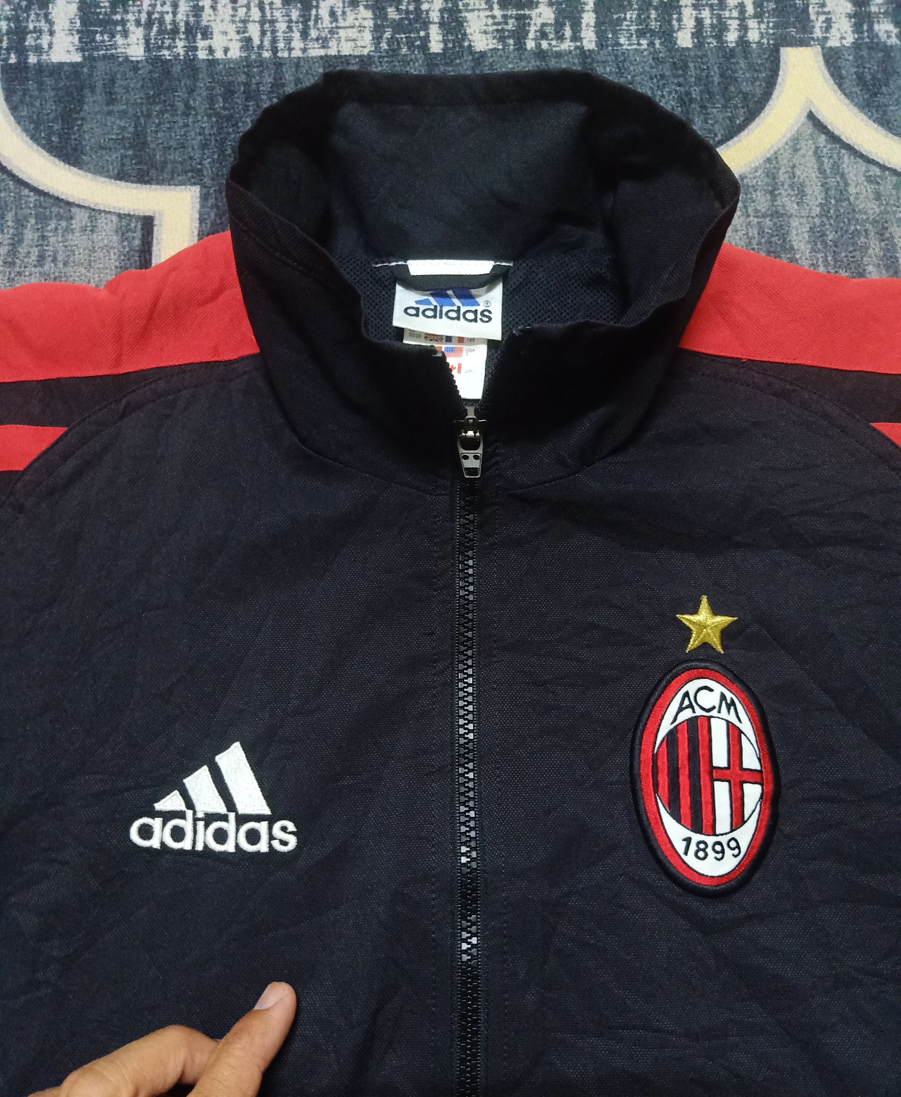 Soccer Jersey - Vtg Y2K AC Milan 01 Team Jacket - 4