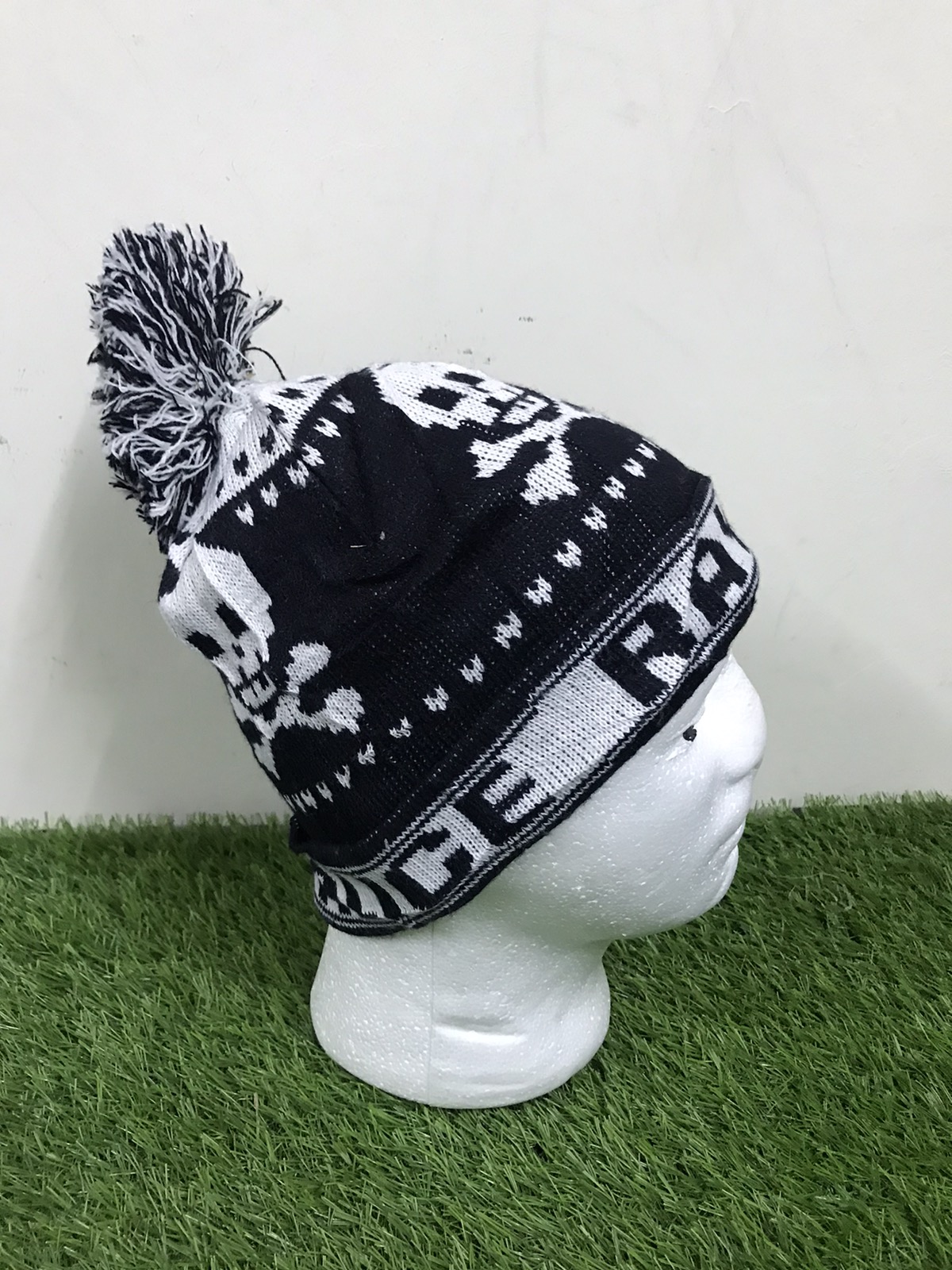 Japanese Brand - Japanese Brand Rays Skull Bones Beanie Hats - 2