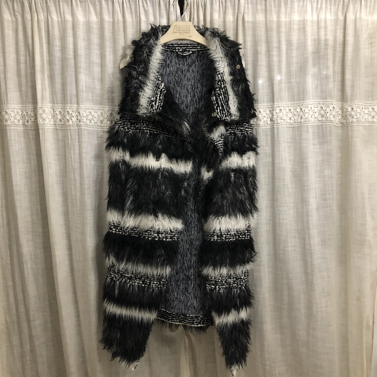 Rare fur Guidi jacket with no sleeve - 10