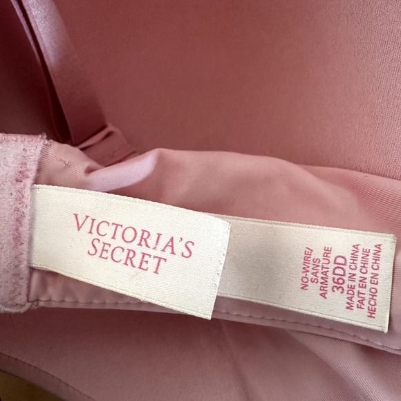 Victoria's Secret Wireless Bra Padded Adjustable Straps Breathable Pink 36DD - 2