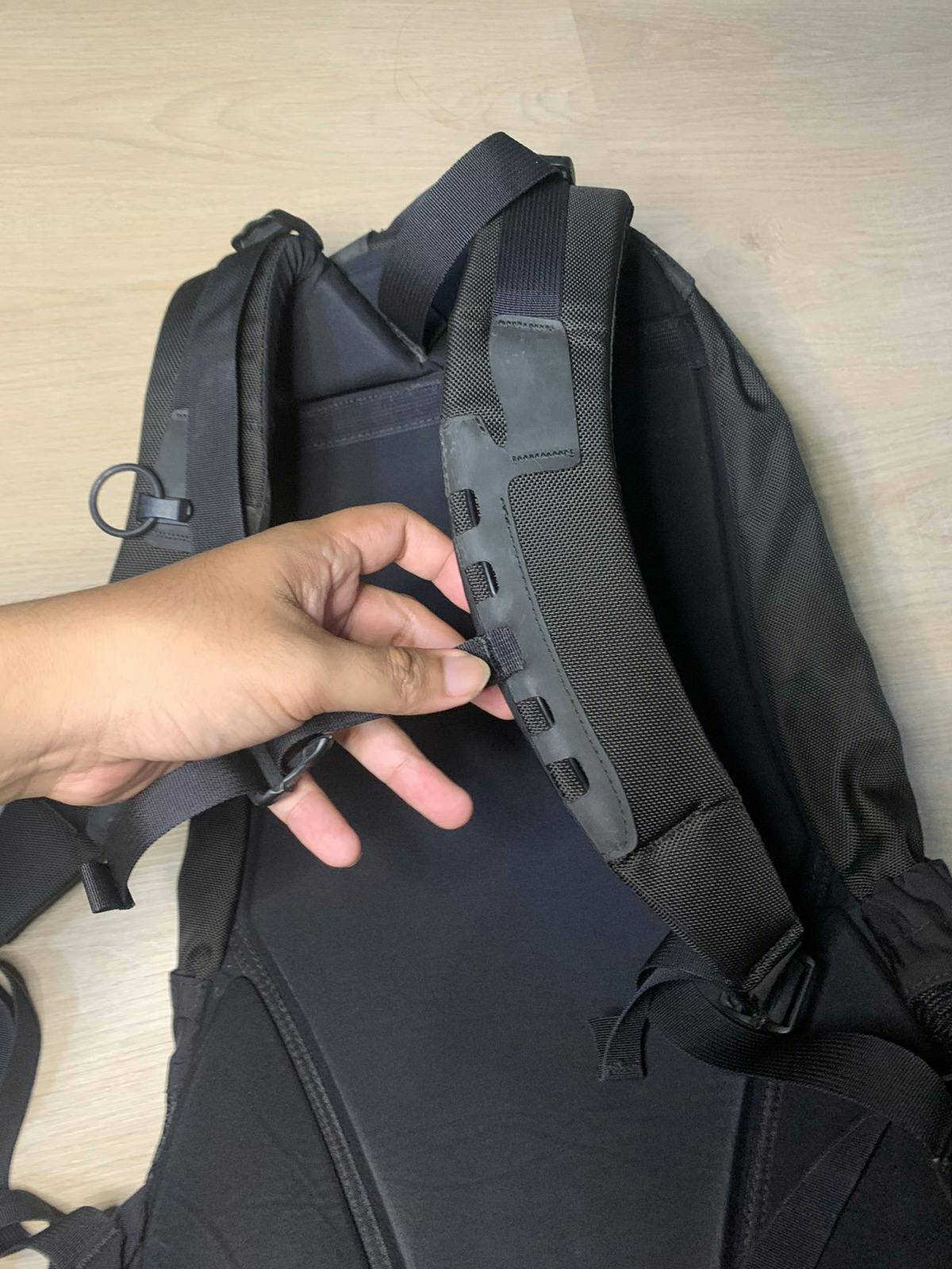 Arcteryx Arro 22 Waterproof Backpack - 9