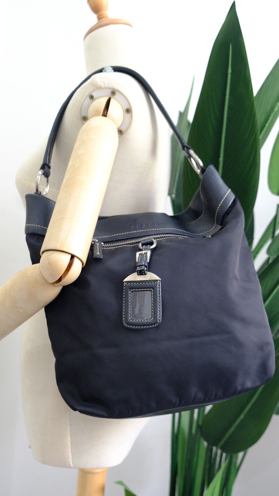 Authentic Prada black leather and nylon shoulder bag - 1