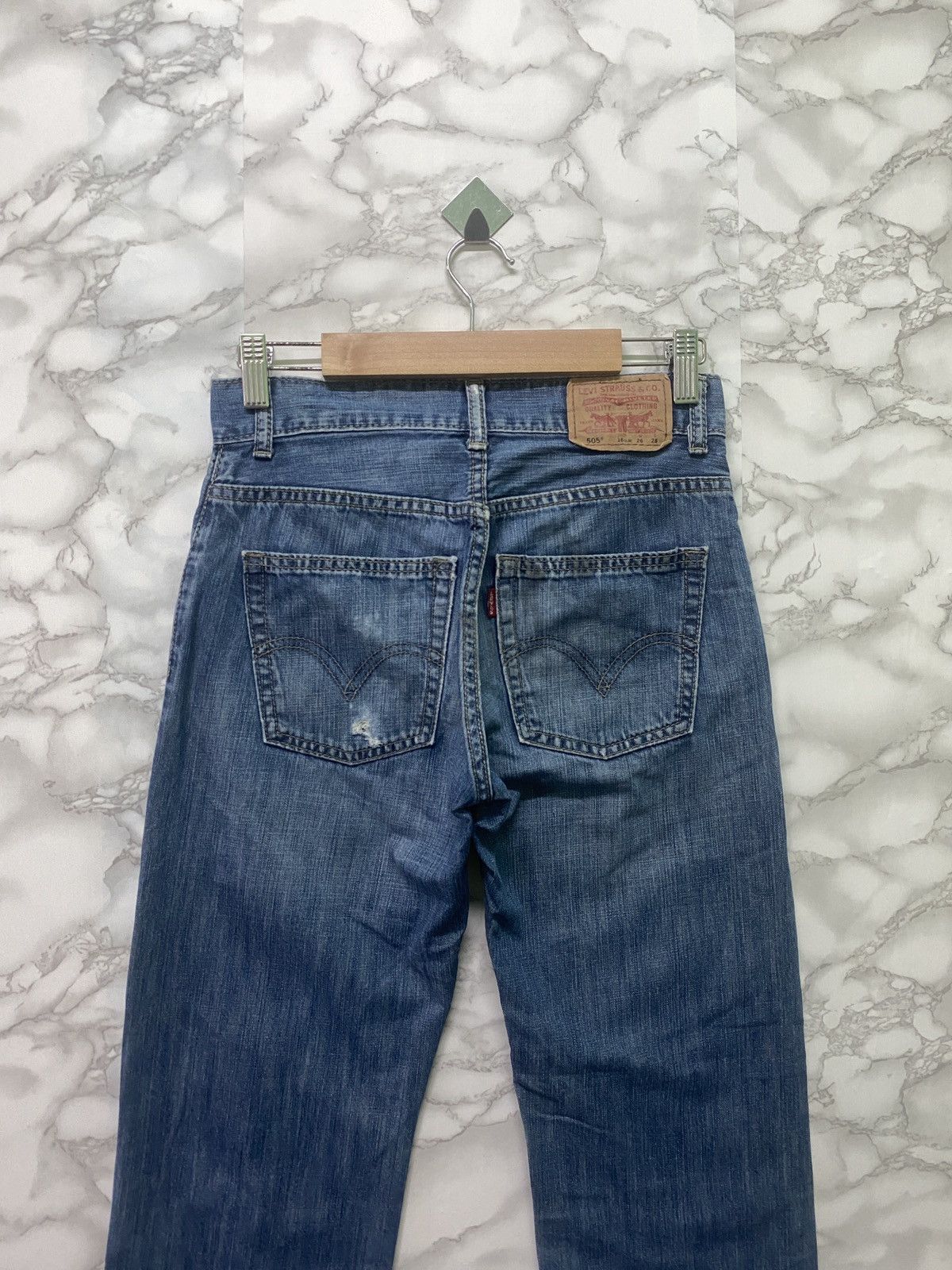 Vintage LEVIS 505 Blue Slim Distressed Jeans - L7 - 8