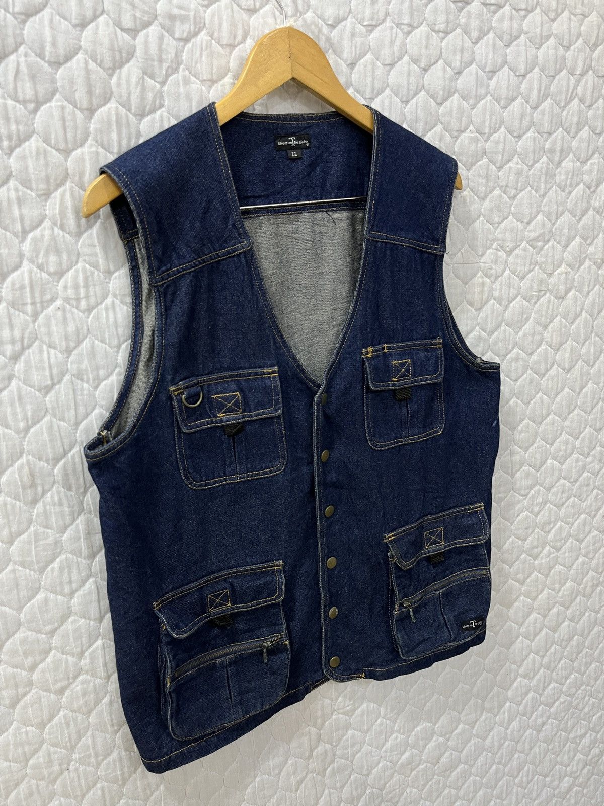 Archival Clothing - (Ssss). ARCHIVE BLOOM ON THE GLOBE DENIM VEST - 3