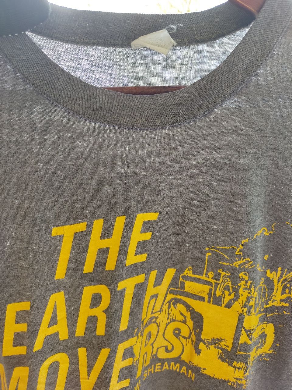 Vintage 80s The Earth Mover Fred W Shearan Tee - 6