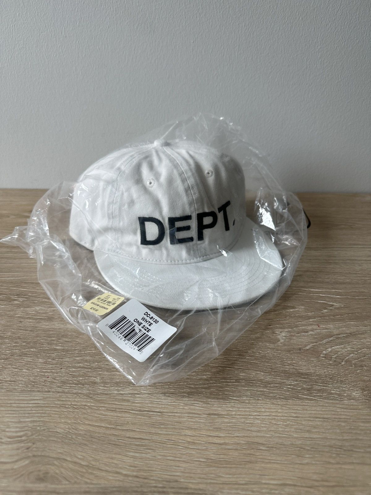 Gallery Dept. Logo Embroidered Hat White - 7